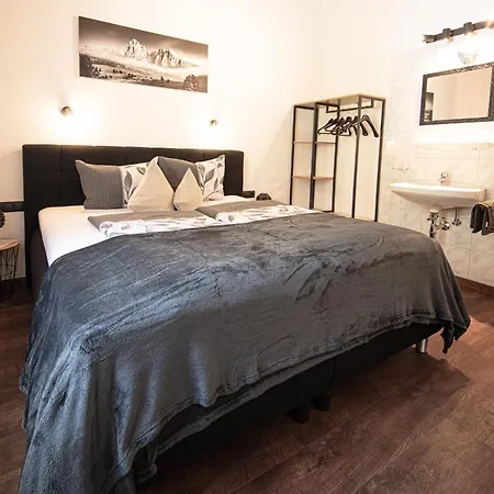 Alpenapart Gruner Apartment Langenfeld